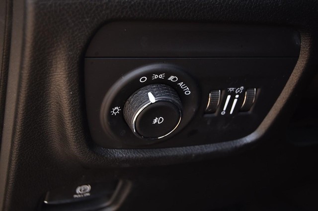 Jeep Grand Cherokee L Vehicle Image 13