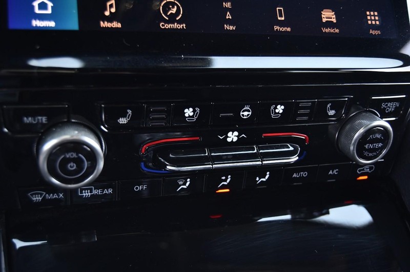 Jeep Grand Cherokee L Vehicle Full-screen Gallery Image 18