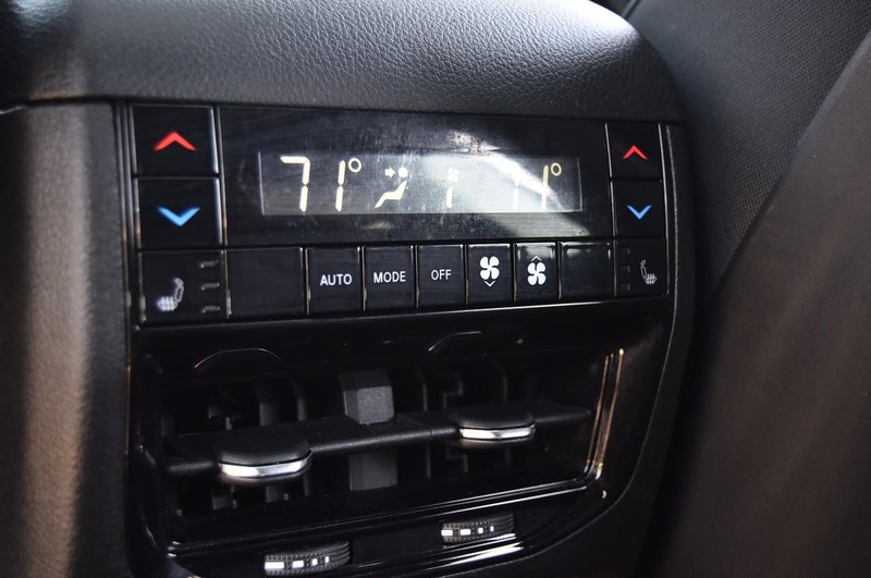 Jeep Grand Cherokee L Vehicle Full-screen Gallery Image 27