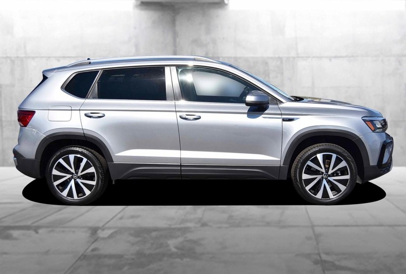 Volkswagen Taos Vehicle Full-screen Gallery Image 5