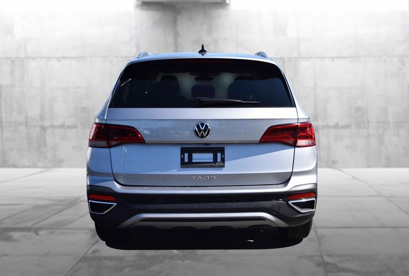 Volkswagen Taos Vehicle Full-screen Gallery Image 6