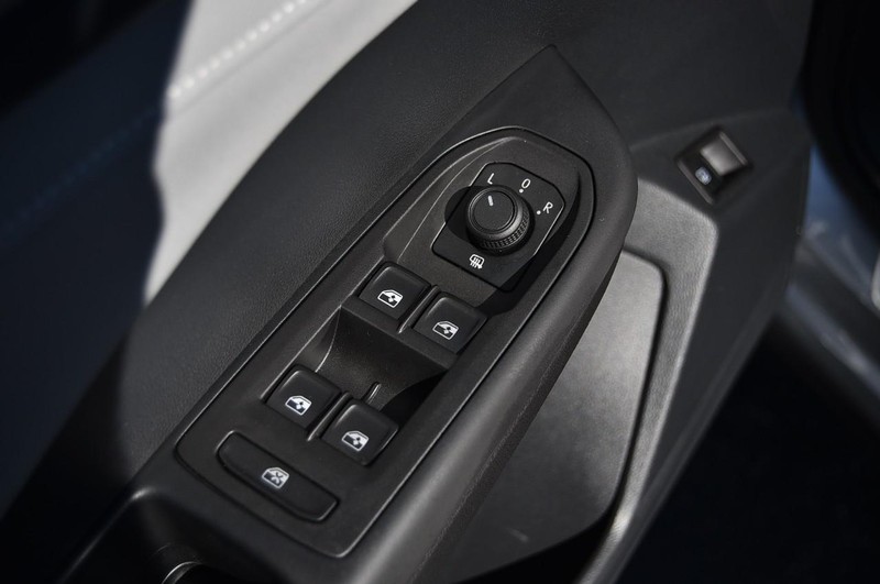 Volkswagen Taos Vehicle Full-screen Gallery Image 8