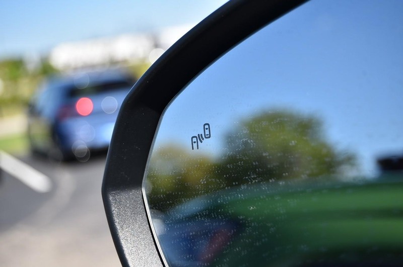 Volkswagen Taos Vehicle Full-screen Gallery Image 10