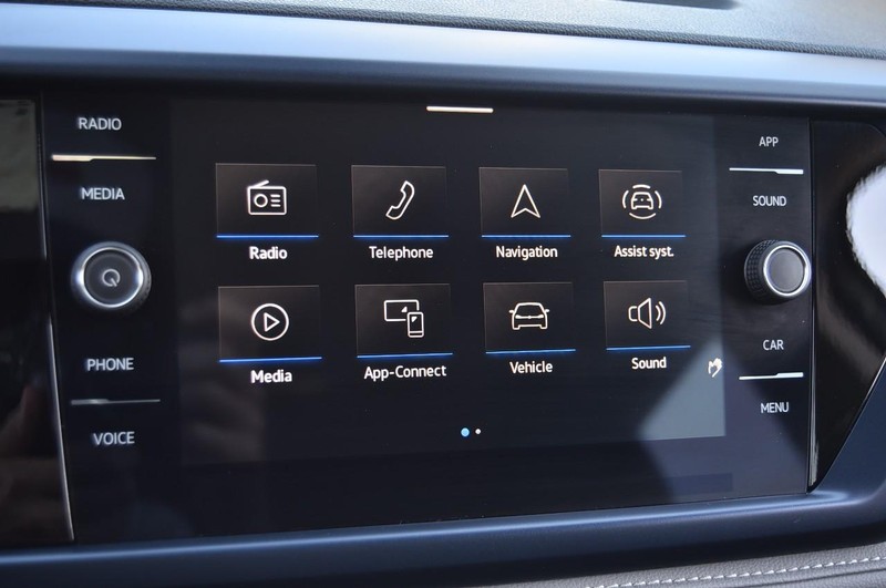 Volkswagen Taos Vehicle Full-screen Gallery Image 14