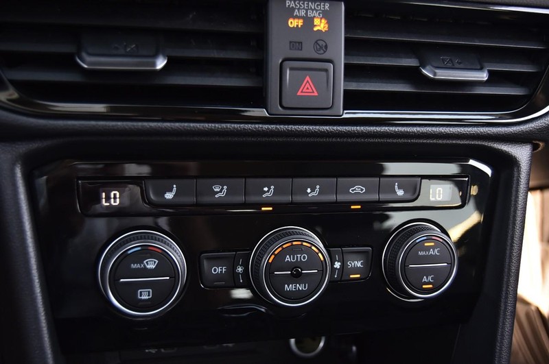 Volkswagen Taos Vehicle Full-screen Gallery Image 15