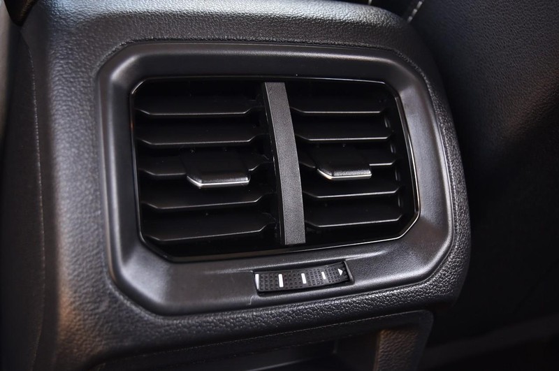 Volkswagen Taos Vehicle Full-screen Gallery Image 22