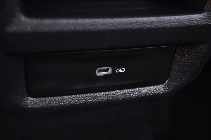 Volkswagen Taos Vehicle Full-screen Gallery Image 23