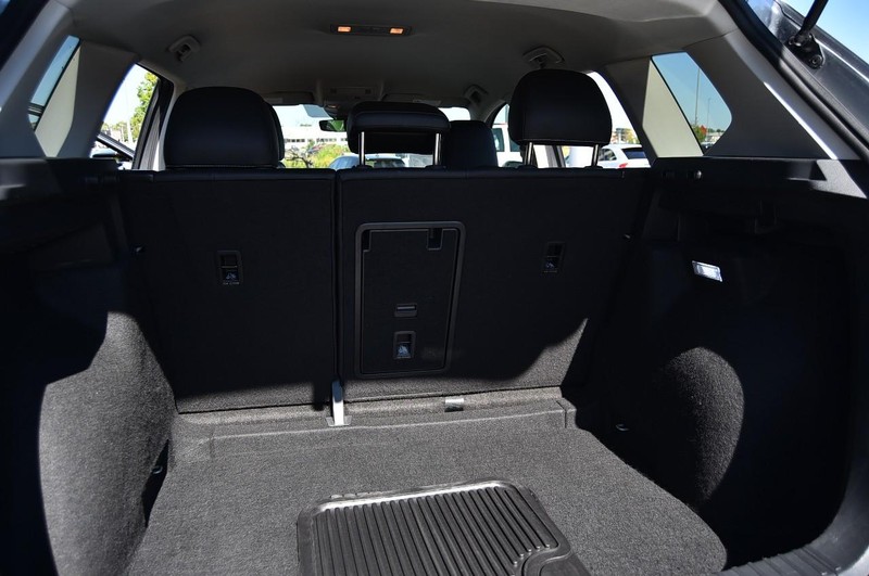 Volkswagen Taos Vehicle Full-screen Gallery Image 24