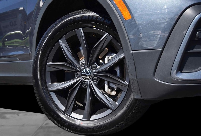 Volkswagen Tiguan Vehicle Image 03