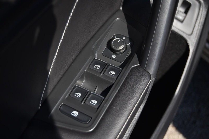 Volkswagen Tiguan Vehicle Image 08