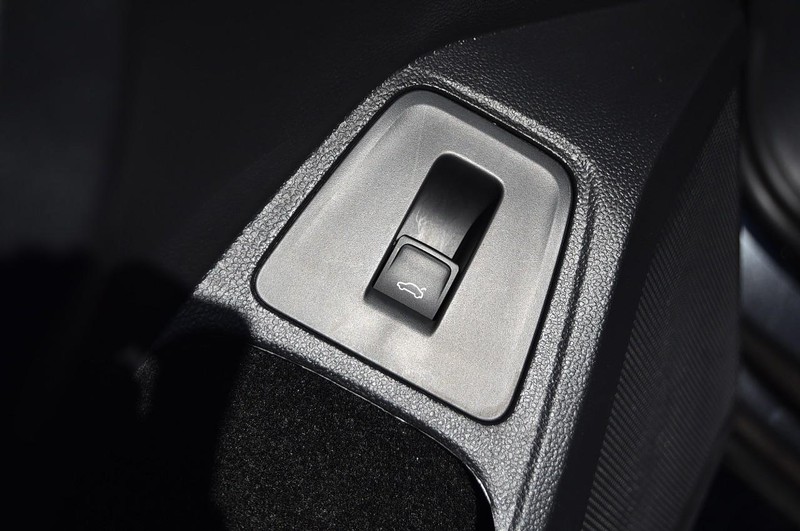 Volkswagen Tiguan Vehicle Image 09