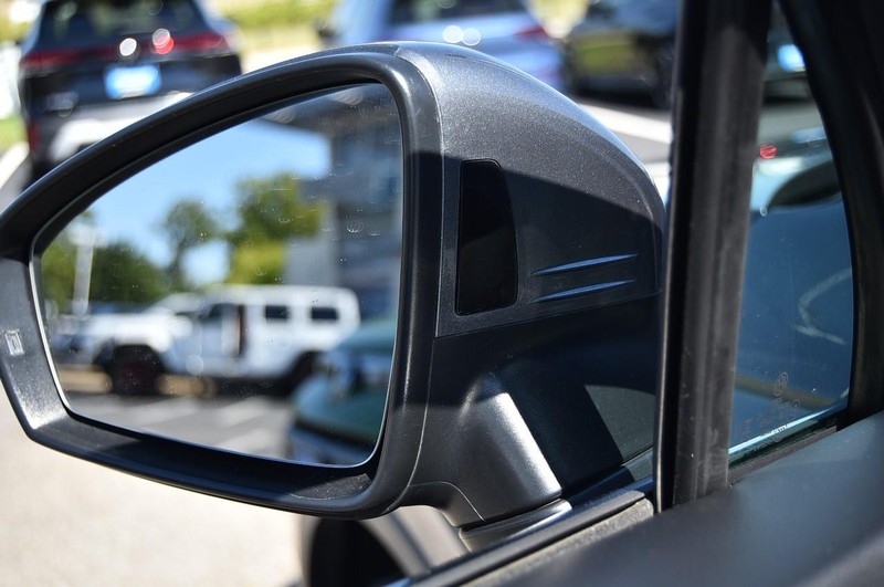 Volkswagen Tiguan Vehicle Image 10