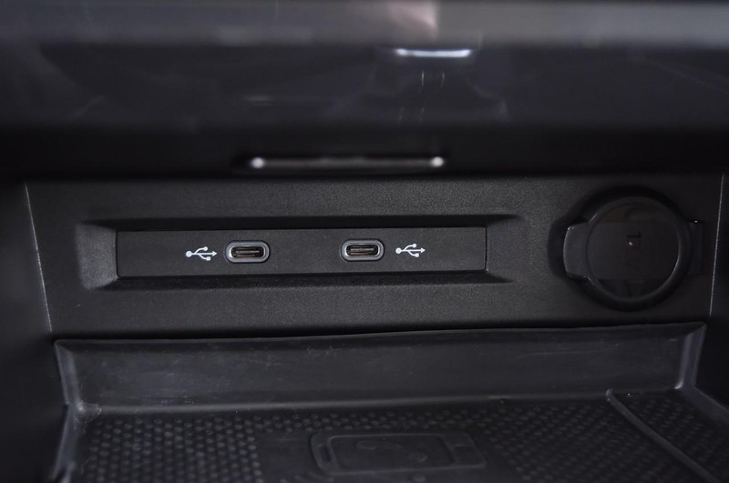 Volkswagen Tiguan Vehicle Image 16