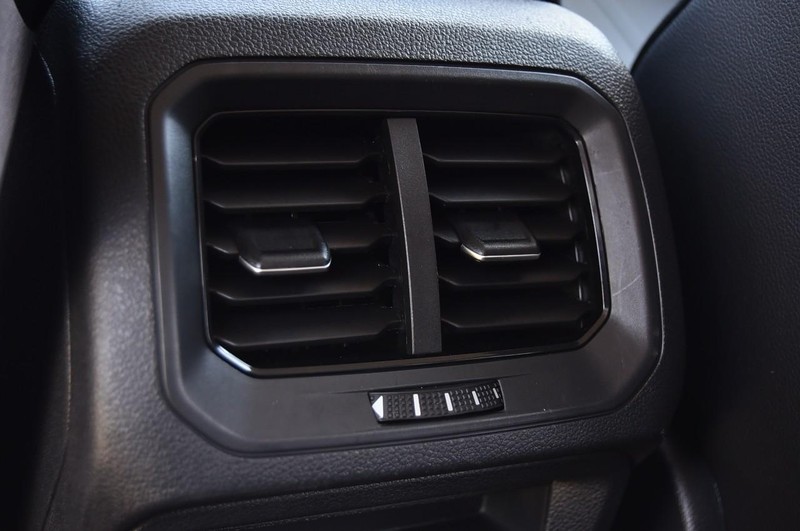 Volkswagen Tiguan Vehicle Image 22