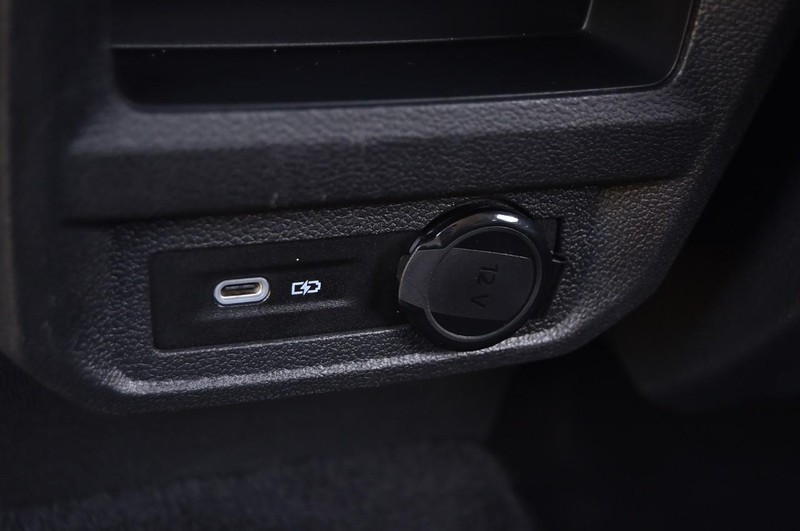 Volkswagen Tiguan Vehicle Image 23