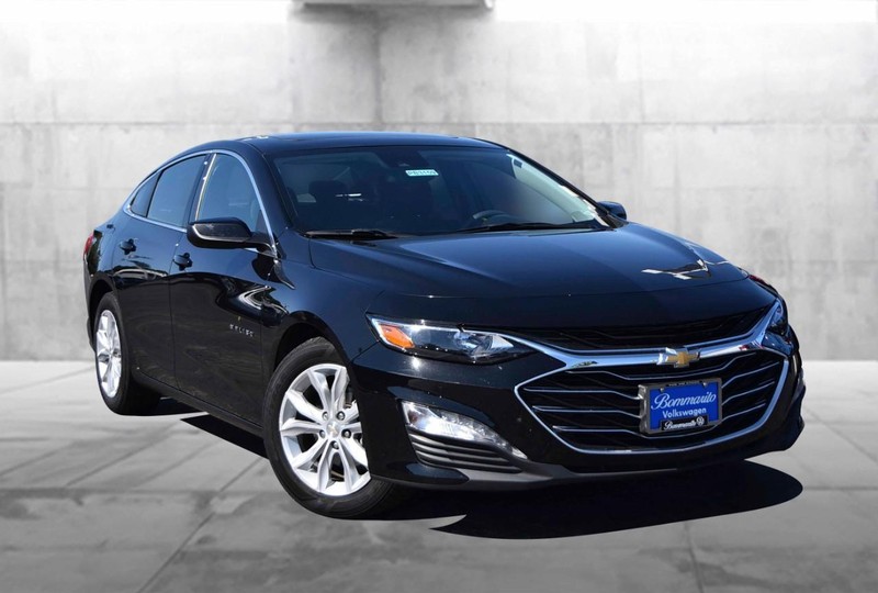 Chevrolet Malibu Vehicle Full-screen Gallery Image 2