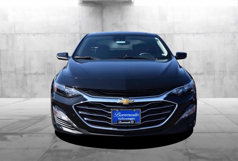 Chevrolet Malibu Vehicle Full-screen Gallery Image 4