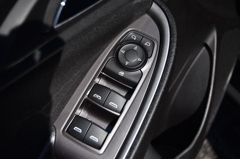 Chevrolet Malibu Vehicle Full-screen Gallery Image 8