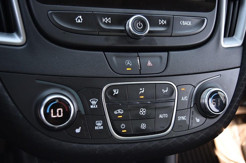 Chevrolet Malibu Vehicle Full-screen Gallery Image 13