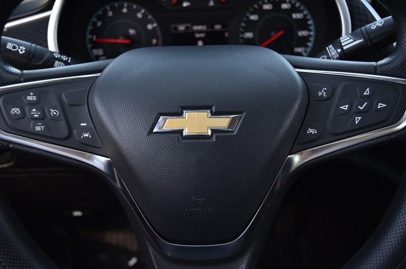 Chevrolet Malibu Vehicle Full-screen Gallery Image 17