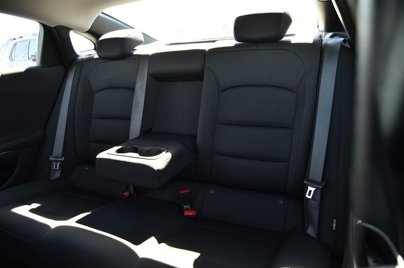 Chevrolet Malibu Vehicle Full-screen Gallery Image 21