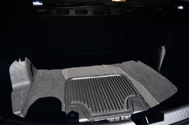 Chevrolet Malibu Vehicle Full-screen Gallery Image 23