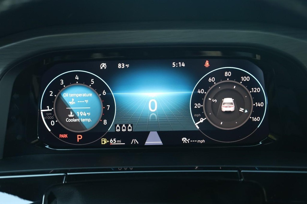 Volkswagen Atlas Cross Sport Vehicle Full-screen Gallery Image 9