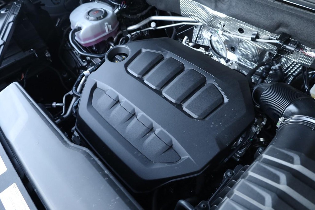 Volkswagen Atlas Cross Sport Vehicle Full-screen Gallery Image 23