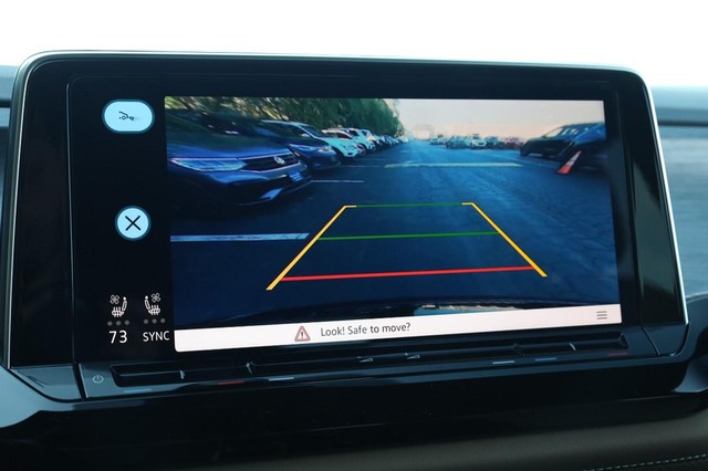 Volkswagen Atlas Cross Sport Vehicle Image 11