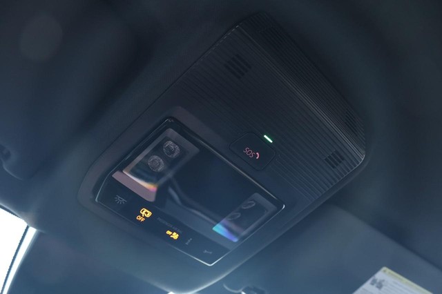 Volkswagen Atlas Cross Sport Vehicle Image 15