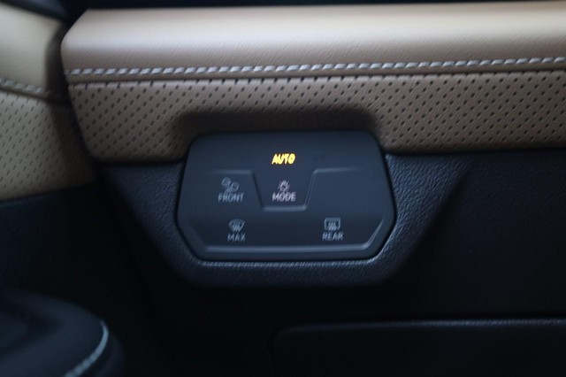 Volkswagen Atlas Cross Sport Vehicle Image 17