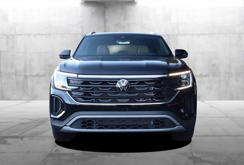 Volkswagen Atlas Cross Sport Vehicle Image 04