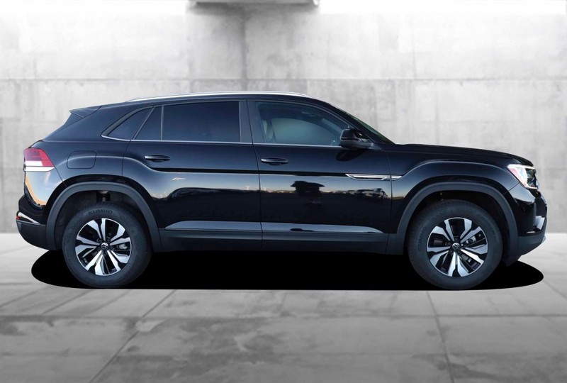Volkswagen Atlas Cross Sport Vehicle Image 05