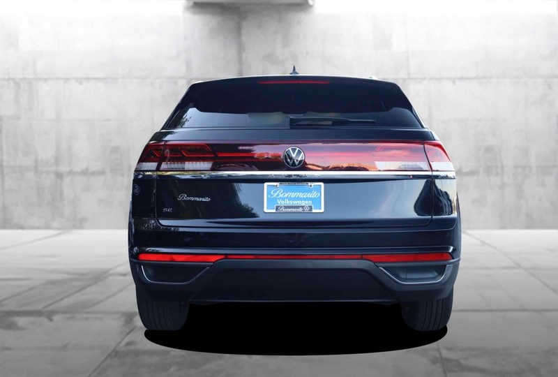 Volkswagen Atlas Cross Sport Vehicle Image 06