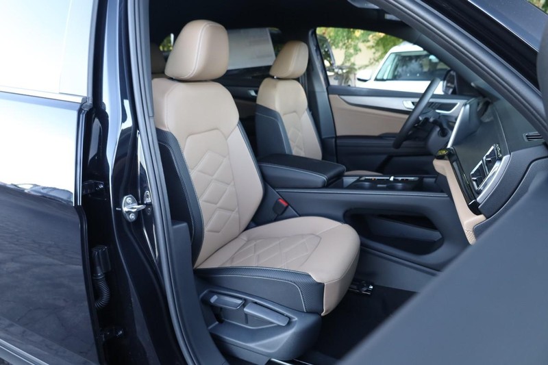 Volkswagen Atlas Cross Sport Vehicle Image 22