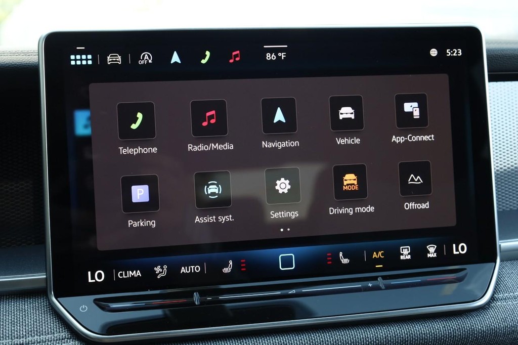 Volkswagen Tiguan Vehicle Full-screen Gallery Image 11