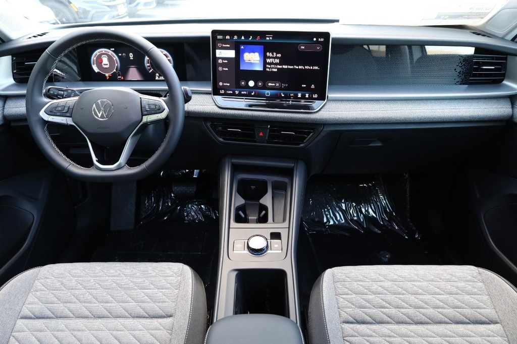 Volkswagen Tiguan Vehicle Full-screen Gallery Image 21