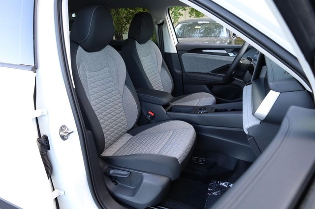 Volkswagen Tiguan Vehicle Image 23