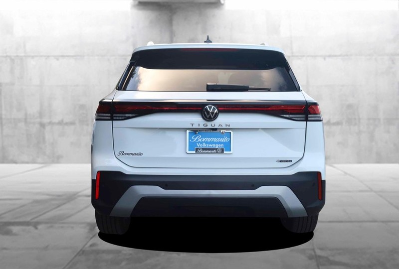 Volkswagen Tiguan Vehicle Image 06