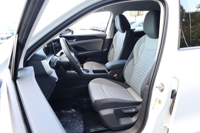 Volkswagen Tiguan Vehicle Image 08