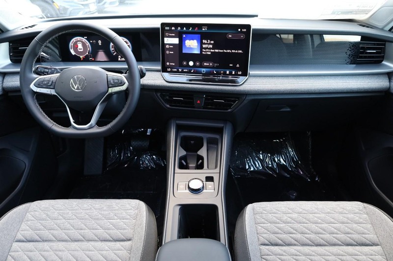 Volkswagen Tiguan Vehicle Image 21