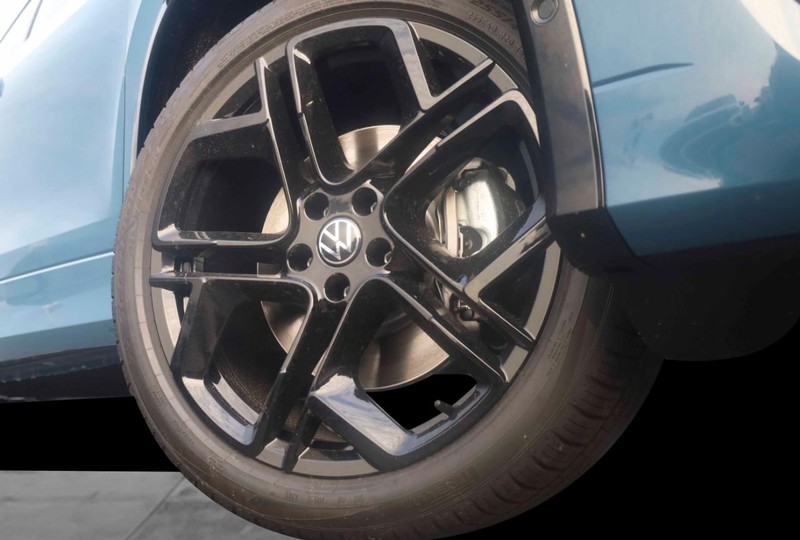 Volkswagen Tiguan Vehicle Image 03