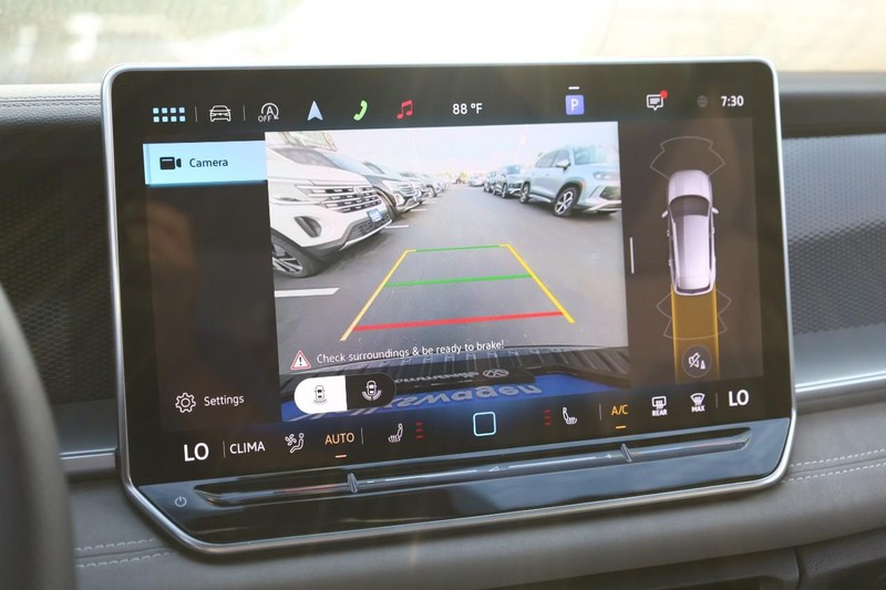 Volkswagen Tiguan Vehicle Image 14