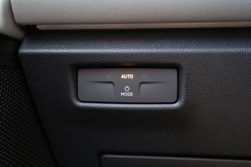 Volkswagen Tiguan Vehicle Image 20