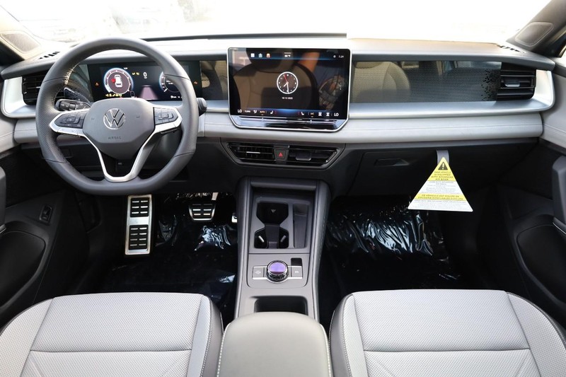 Volkswagen Tiguan Vehicle Image 23