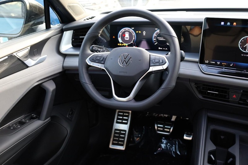 Volkswagen Tiguan Vehicle Image 24