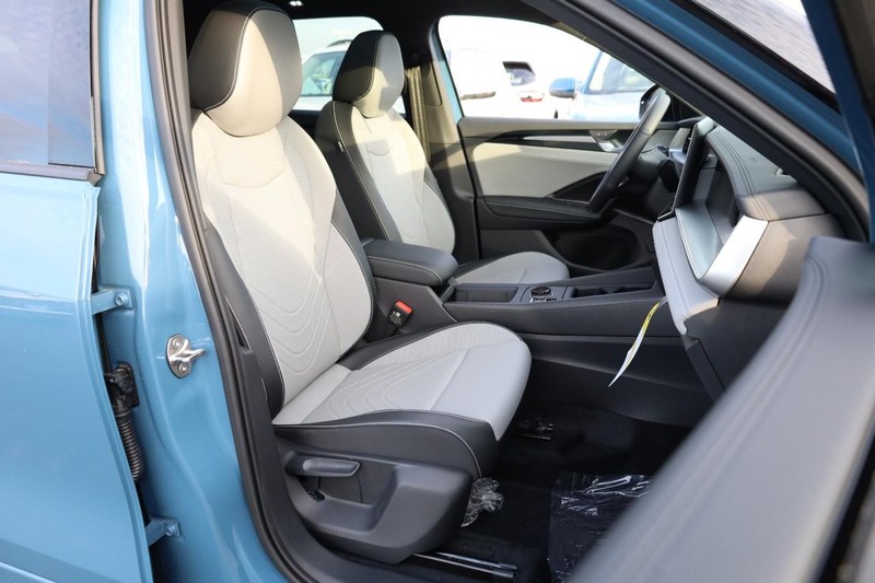 Volkswagen Tiguan Vehicle Image 25