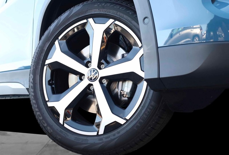 Volkswagen Tiguan Vehicle Image 03