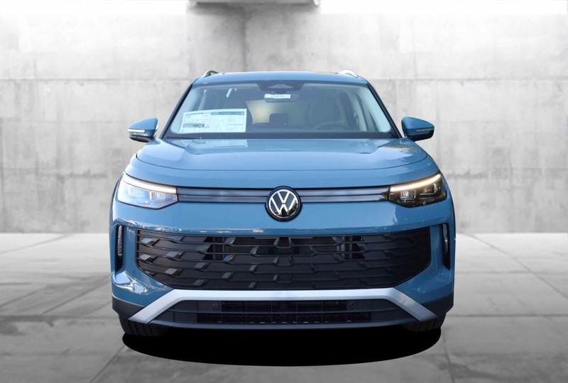 Volkswagen Tiguan Vehicle Image 04