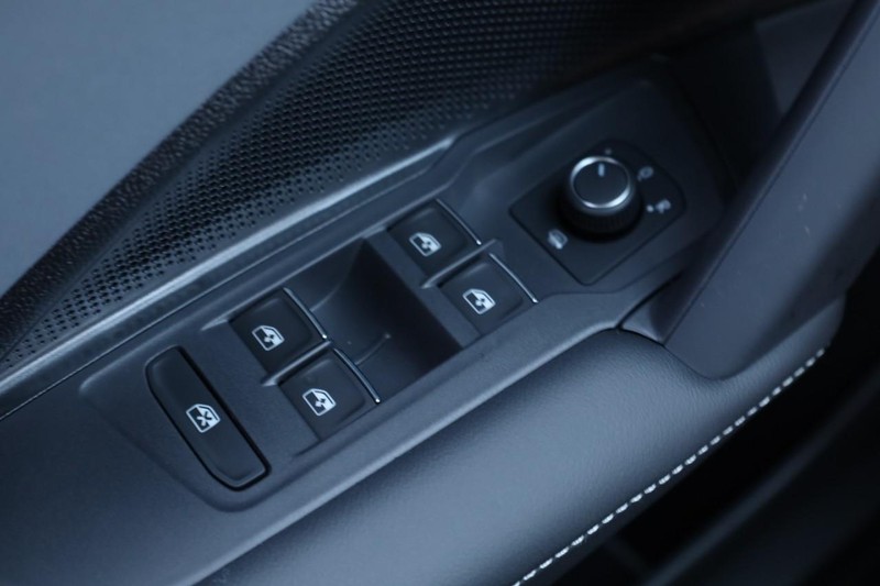 Volkswagen Tiguan Vehicle Image 19